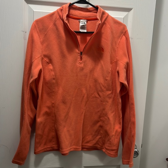 The North Face Sweater - Picture 1 of 7